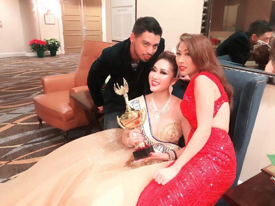 Phi Thanh Vân trả lời ứng xử cực chất đăng quang Hoa hậu Phi Thanh Vân trả lời ứng xử cực chất đăng quang Hoa hậu